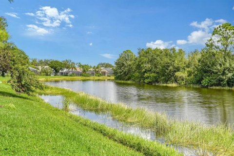 House in University Park, Florida 3 bedrooms, 205.87 sq.m. № 1386986 - photo 3