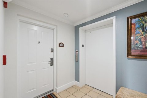 Condo in Four Corners, Florida, 3 bedrooms  № 2204517 - photo 6