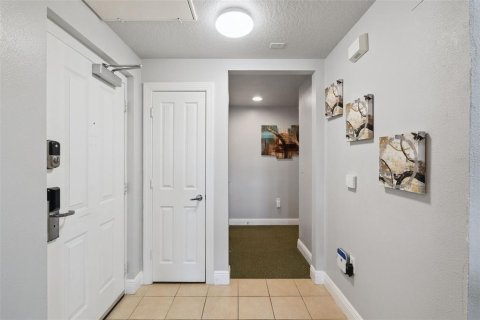 Condo in Four Corners, Florida, 3 bedrooms  № 2204517 - photo 7