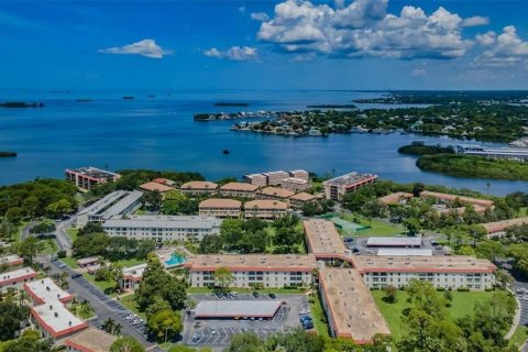 Townhouse in Dunedin, Florida 3 bedrooms, 123.1 sq.m. № 1597644 - photo 2