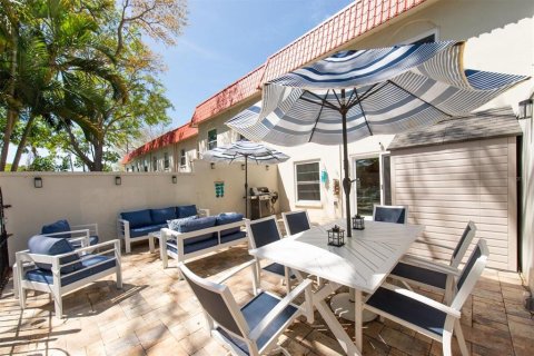 Townhouse in Dunedin, Florida 3 bedrooms, 123.1 sq.m. № 1597644 - photo 30