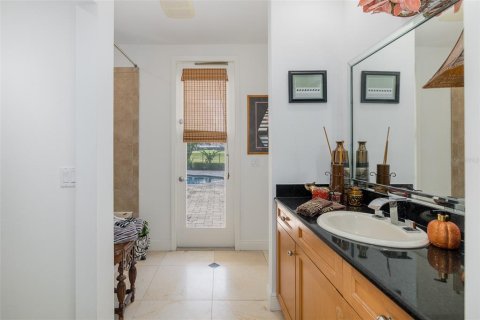 House in Trinity, Florida 6 bedrooms, 477.42 sq.m. № 2285049 - photo 25