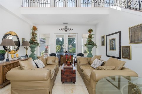 House in Trinity, Florida 6 bedrooms, 477.42 sq.m. № 2285049 - photo 11
