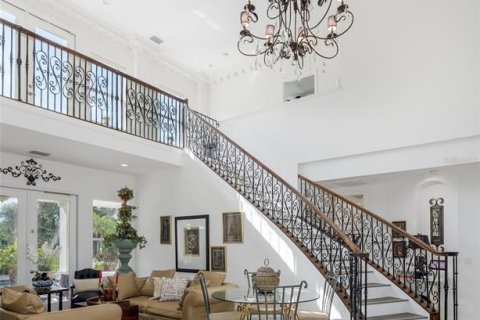 House in Trinity, Florida 6 bedrooms, 477.42 sq.m. № 2285049 - photo 8