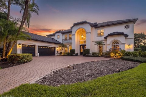 House in Trinity, Florida 6 bedrooms, 477.42 sq.m. № 2285049 - photo 2