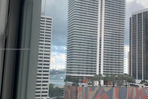 Copropriété à louer à Miami, Floride: 2 chambres, 96.25 m2 № 1968919 - photo 15