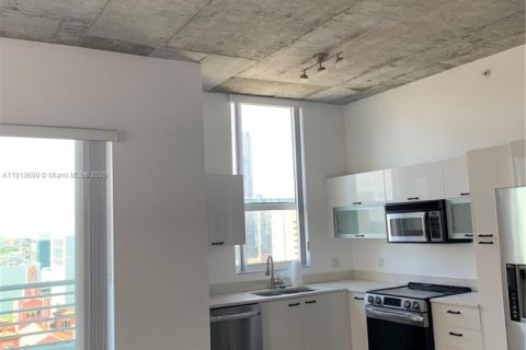 Copropriété à louer à Miami, Floride: 2 chambres, 96.25 m2 № 1968919 - photo 2