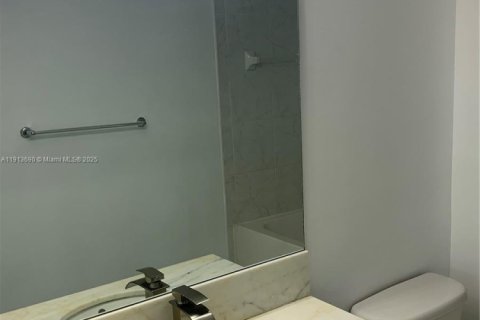 Copropriété à louer à Miami, Floride: 2 chambres, 96.25 m2 № 1968919 - photo 17