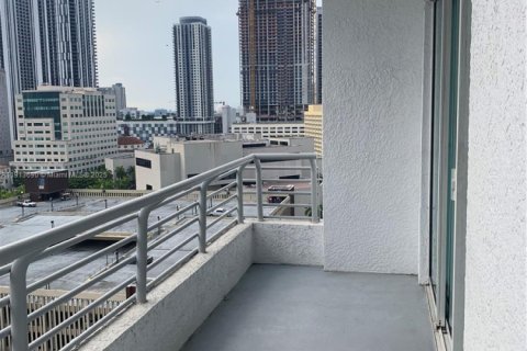 Copropriété à louer à Miami, Floride: 2 chambres, 96.25 m2 № 1968919 - photo 8