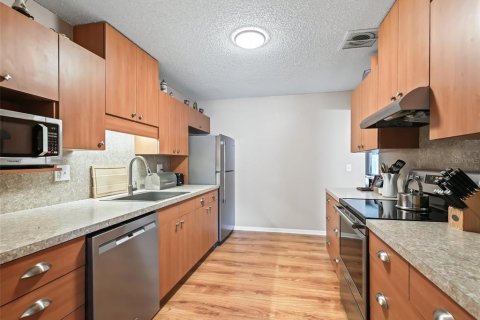 Adosado en venta en Ocala, Florida, 2 dormitorios, 163.88 m2 № 1613318 - foto 9