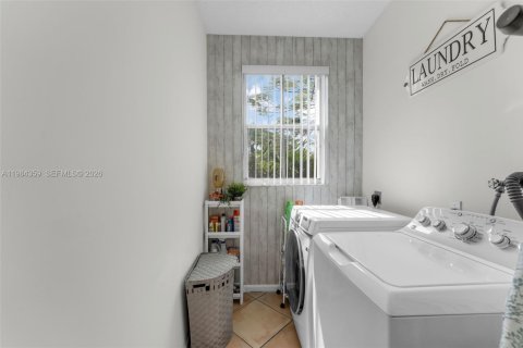 Casa en venta en Weston, Florida, 4 dormitorios, 211.26 m2 № 2045510 - foto 24