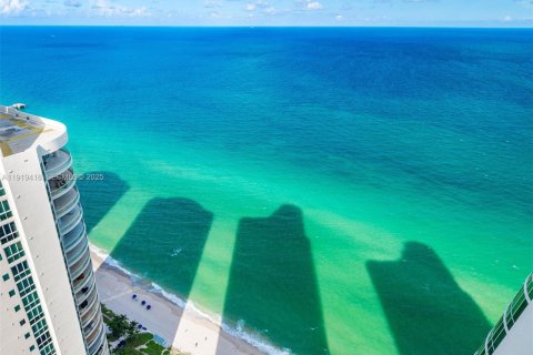 Снять в аренду кондоминиум в Санни-Айлс-Бич, Флорида 3 спальни, 216.18м2, № 1992327 - фото 16