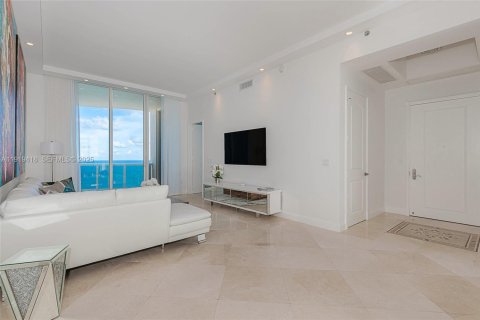 Снять в аренду кондоминиум в Санни-Айлс-Бич, Флорида 3 спальни, 216.18м2, № 1992327 - фото 11