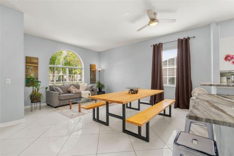 Casa en venta en Davenport, Florida, 4 dormitorios, 184.32 m2 № 2156780 - foto 13