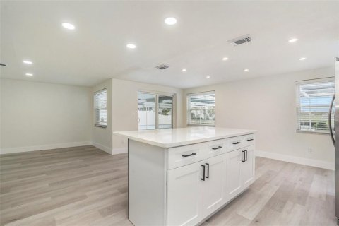 Casa en alquiler en Hudson, Florida, 3 dormitorios, 144.65 m2 № 1903415 - foto 6