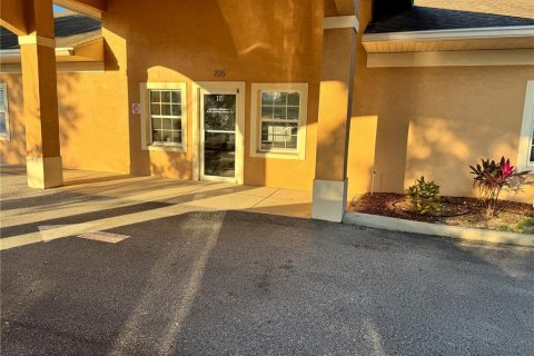Propiedad comercial en alquiler en Haines City, Florida, 767 m2 № 1880878 - foto 3