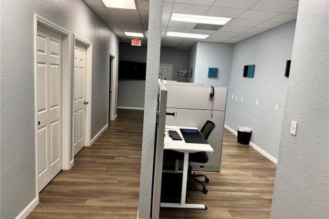 Propiedad comercial en alquiler en Haines City, Florida, 767 m2 № 1880878 - foto 9