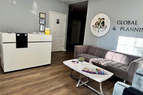 Propiedad comercial en alquiler en Haines City, Florida, 767 m2 № 1880878 - foto 4