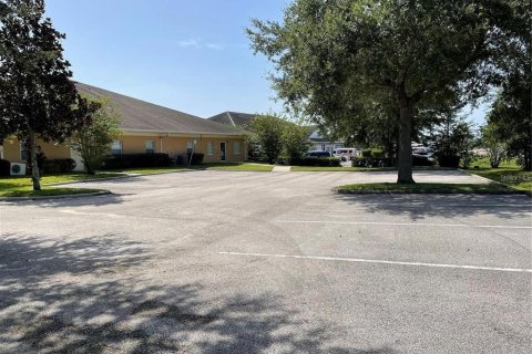Propiedad comercial en alquiler en Haines City, Florida, 767 m2 № 1880878 - foto 11