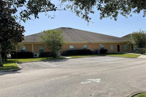 Propiedad comercial en alquiler en Haines City, Florida, 767 m2 № 1880878 - foto 12