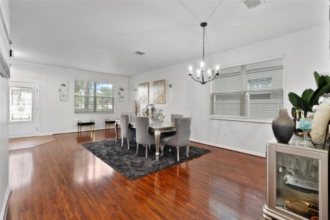 Casa en venta en Orlando, Florida, 4 dormitorios, 267.56 m2 № 1677639 - foto 28