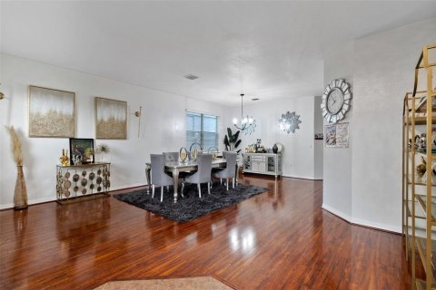 Casa en venta en Orlando, Florida, 4 dormitorios, 267.56 m2 № 1677639 - foto 4