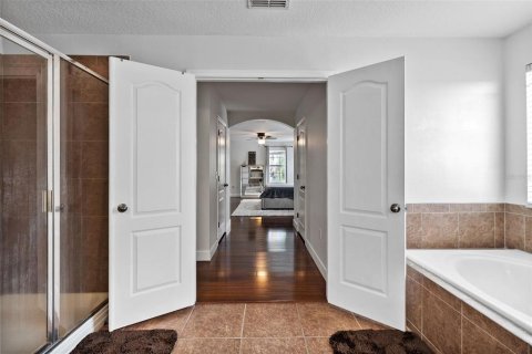 Casa en venta en Orlando, Florida, 4 dormitorios, 267.56 m2 № 1677639 - foto 9