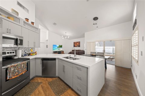 Casa en alquiler en Weston, Florida, 3 dormitorios, 128.3 m2 № 2055601 - foto 13