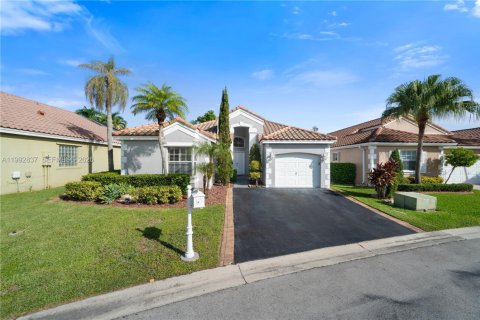 Casa en alquiler en Weston, Florida, 3 dormitorios, 128.3 m2 № 2055601 - foto 1