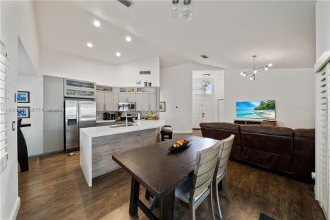 Casa en alquiler en Weston, Florida, 3 dormitorios, 128.3 m2 № 2055601 - foto 12