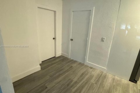 Villa ou maison à louer à St. Lucie, Floride: 2 chambres, 178.37 m2 № 1963145 - photo 13