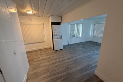 Villa ou maison à louer à St. Lucie, Floride: 2 chambres, 178.37 m2 № 1963145 - photo 1