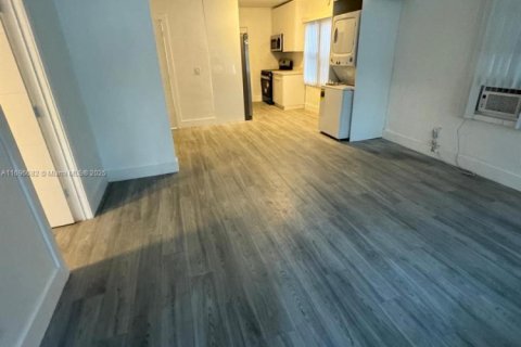 Villa ou maison à louer à St. Lucie, Floride: 2 chambres, 178.37 m2 № 1963145 - photo 2