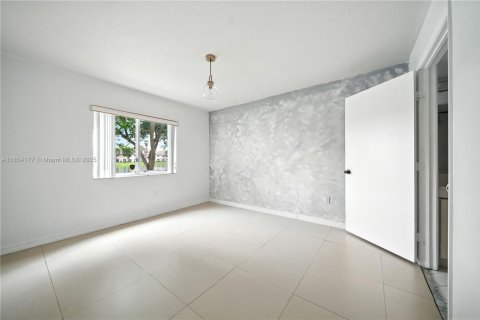 Copropriété à louer à Homestead, Floride: 3 chambres, 102.1 m2 № 2013787 - photo 12