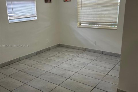 Casa en alquiler en Fort Lauderdale, Florida, 2 dormitorios, 65.03 m2 № 2033708 - foto 5