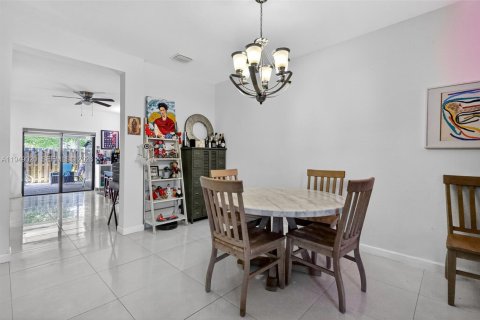 Touwnhouse à vendre à Homestead, Floride: 3 chambres, 154.12 m2 № 2004843 - photo 7