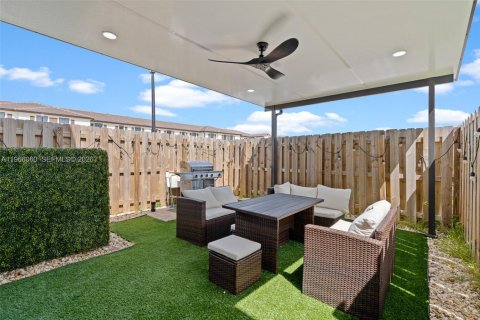 Купить таунхаус в Майами, Флорида 3 спальни, 123.37м2, № 2027872 - фото 28