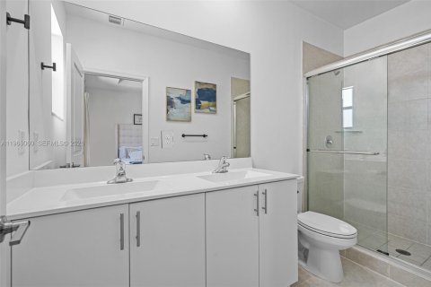 Купить таунхаус в Майами, Флорида 3 спальни, 123.37м2, № 2027872 - фото 22