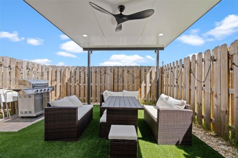 Купить таунхаус в Майами, Флорида 3 спальни, 123.37м2, № 2027872 - фото 27