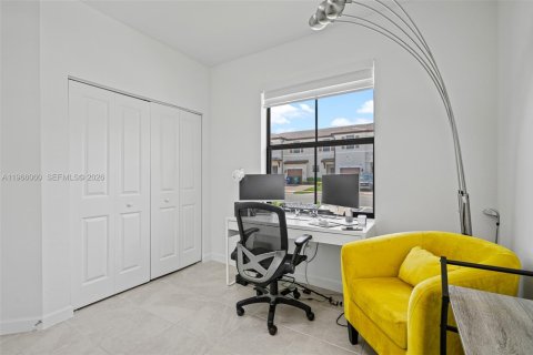 Купить таунхаус в Майами, Флорида 3 спальни, 123.37м2, № 2027872 - фото 26