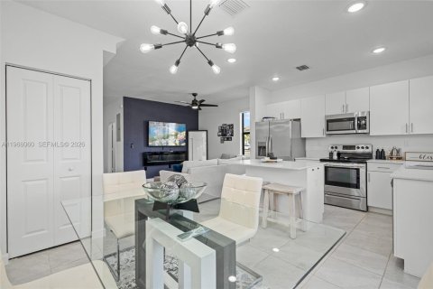 Купить таунхаус в Майами, Флорида 3 спальни, 123.37м2, № 2027872 - фото 15