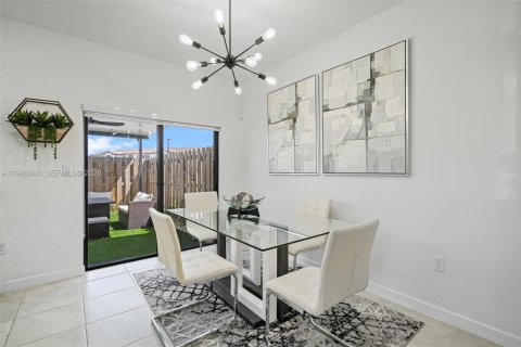 Купить таунхаус в Майами, Флорида 3 спальни, 123.37м2, № 2027872 - фото 14