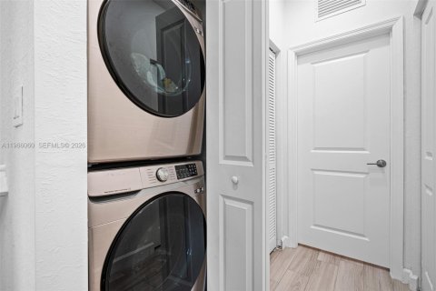 Купить таунхаус в Майами, Флорида 3 спальни, 123.37м2, № 2027872 - фото 19