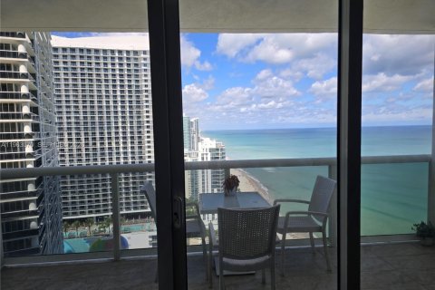 Copropriété à louer à Hallandale Beach, Floride: 1 chambre, 78.41 m2 № 2023977 - photo 6