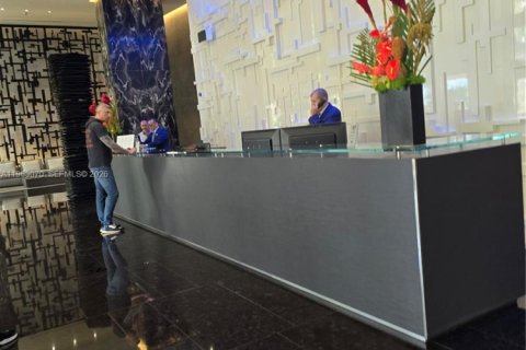 Copropriété à louer à Hallandale Beach, Floride: 1 chambre, 78.41 m2 № 2023977 - photo 5