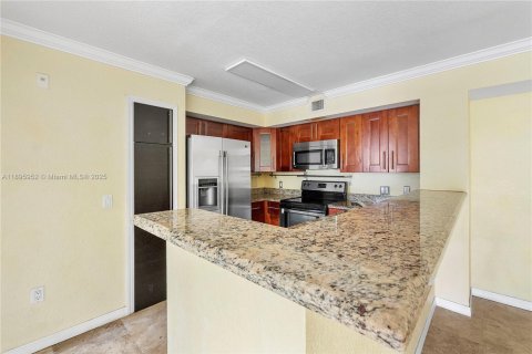 Condo in Miramar, Florida, 2 bedrooms  № 1948663 - photo 5