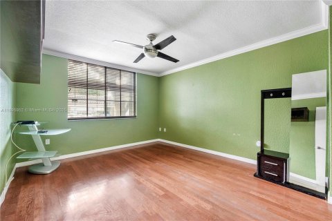 Condo in Miramar, Florida, 2 bedrooms  № 1948663 - photo 9