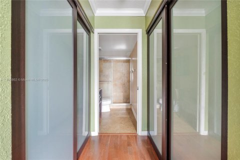 Condo in Miramar, Florida, 2 bedrooms  № 1948663 - photo 10