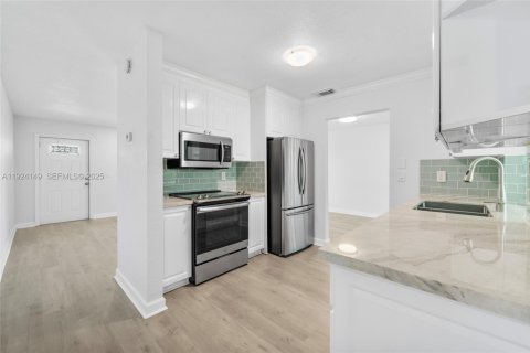 Casa en venta en Plantation, Florida, 2 dormitorios, 144.93 m2 № 1982807 - foto 15