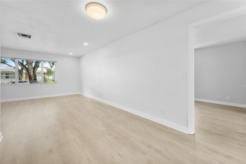 Casa en venta en Plantation, Florida, 2 dormitorios, 144.93 m2 № 1982807 - foto 7